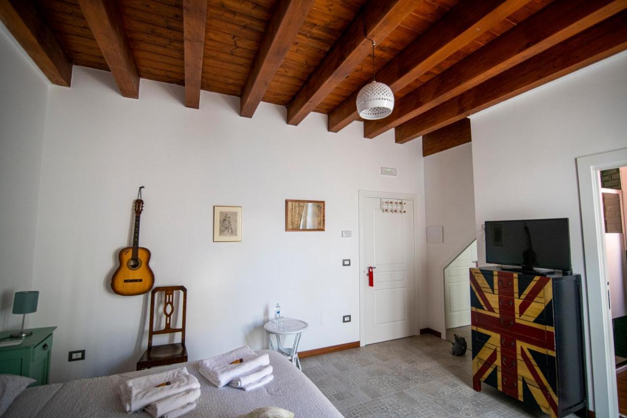 Redmood Guesthouse บาร์เลตตา ภายนอก รูปภาพ